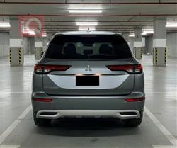 ميتسوبيشي اوتلاندر